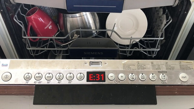 появилась ошибка е31 на дисплее посудомоечной машины сименс