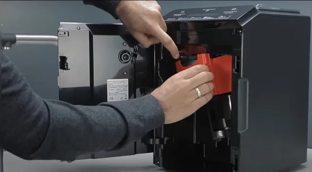 Заблокирован заварочный блок в кофемашине Siemens